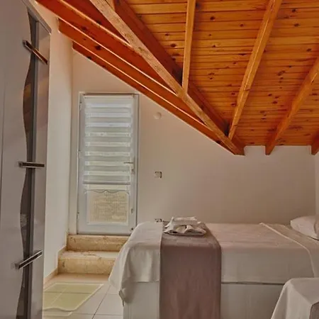 Ciftlik 8-person Private Pool Villa